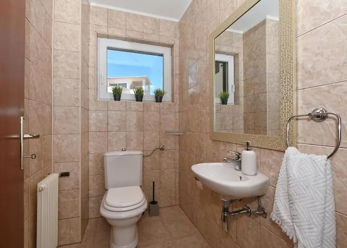 Family Friendly House With A Swimming Pool Mavarstica, Ciovo - 25200 Nyaraló