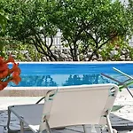 Casa vacanze Family Friendly House With A Swimming Pool Mavarstica, Ciovo - 25200