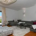 Casa vacanze Family Friendly House With A Swimming Pool Mavarstica, Ciovo - 25200 Traù
