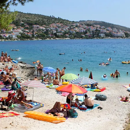 Casa de Férias Family Friendly House With A Swimming Pool Mavarstica, Ciovo - 25200 Trogir
