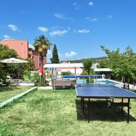 Casa de Férias Family Friendly House With A Swimming Pool Mavarstica, Ciovo - 25200 Trogir