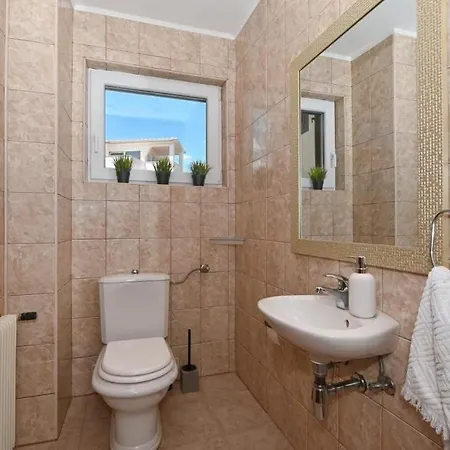 Family Friendly House With A Swimming Pool Mavarstica, Ciovo - 25200 Holiday home