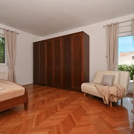 Family Friendly House With A Swimming Pool Mavarstica, Ciovo - 25200 Semesterbostad