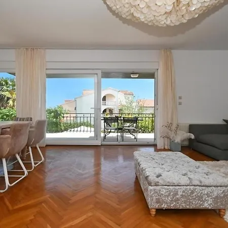 Family Friendly House With A Swimming Pool Mavarstica, Ciovo - 25200 Semesterbostad *