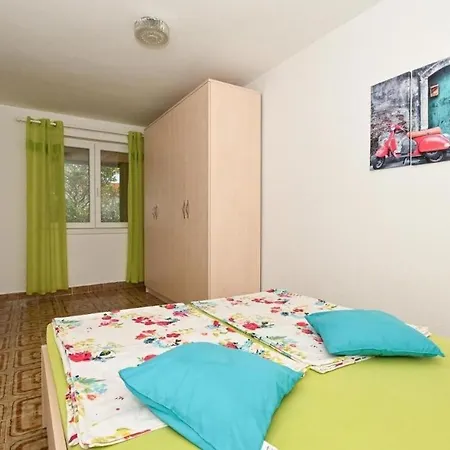 Semesterbostad Family Friendly House With A Swimming Pool Mavarstica, Ciovo - 25200 *