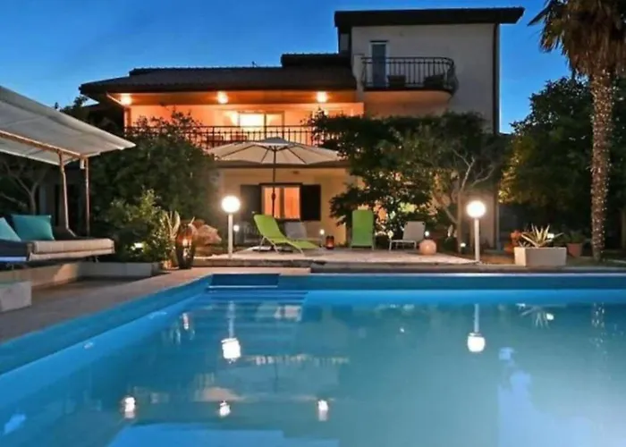 Holiday home Family Friendly House With A Swimming Pool Mavarstica, Ciovo - 25200 *