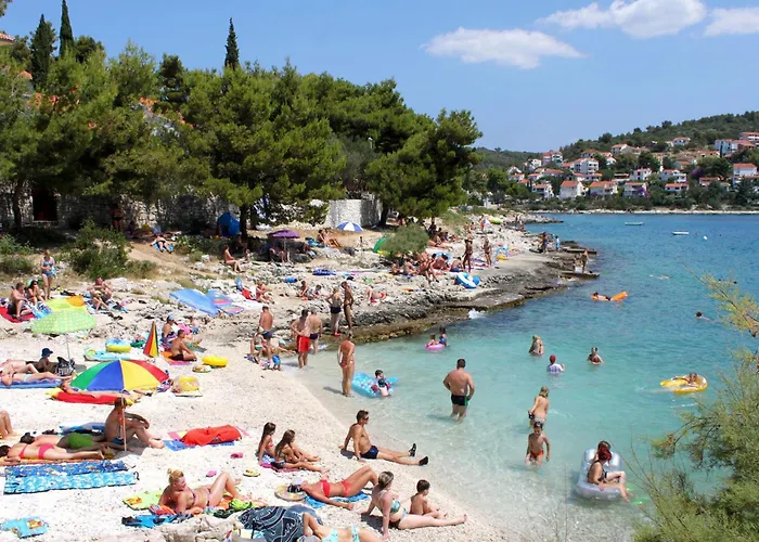 Family Friendly House With A Swimming Pool Mavarstica, Ciovo - 25200 Holiday home Trogir
