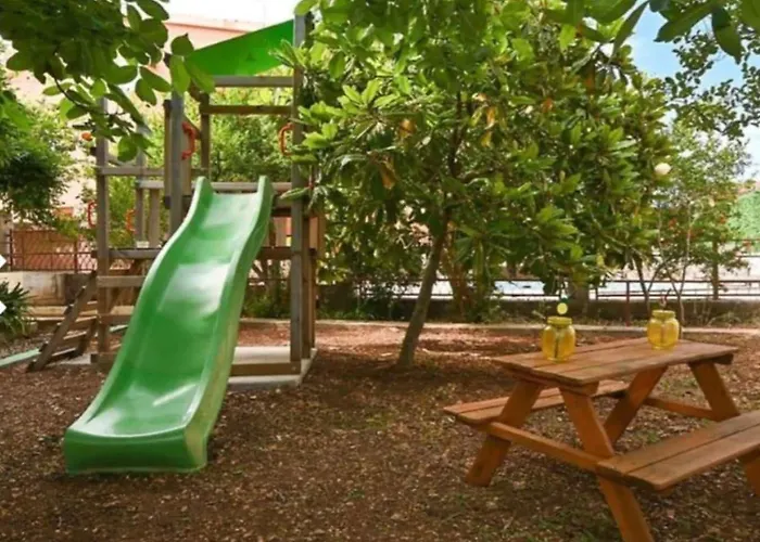Dom wakacyjny Family Friendly House With A Swimming Pool Mavarstica, Ciovo - 25200 *