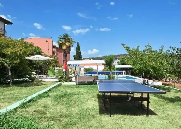 Dom wakacyjny Family Friendly House With A Swimming Pool Mavarstica, Ciovo - 25200 Trogir