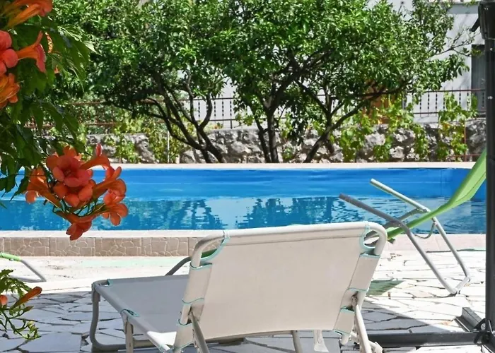 Dom wakacyjny Family Friendly House With A Swimming Pool Mavarstica, Ciovo - 25200