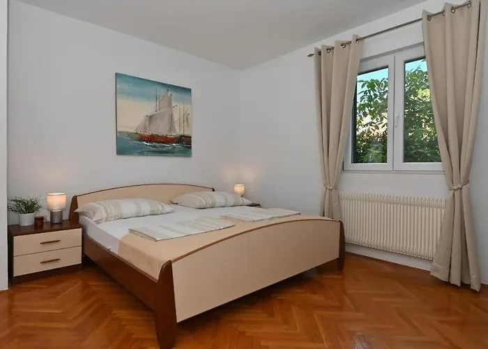 Holiday home Family Friendly House With A Swimming Pool Mavarstica, Ciovo - 25200 *