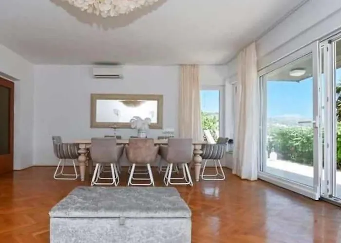 Family Friendly House With A Swimming Pool Mavarstica, Ciovo - 25200